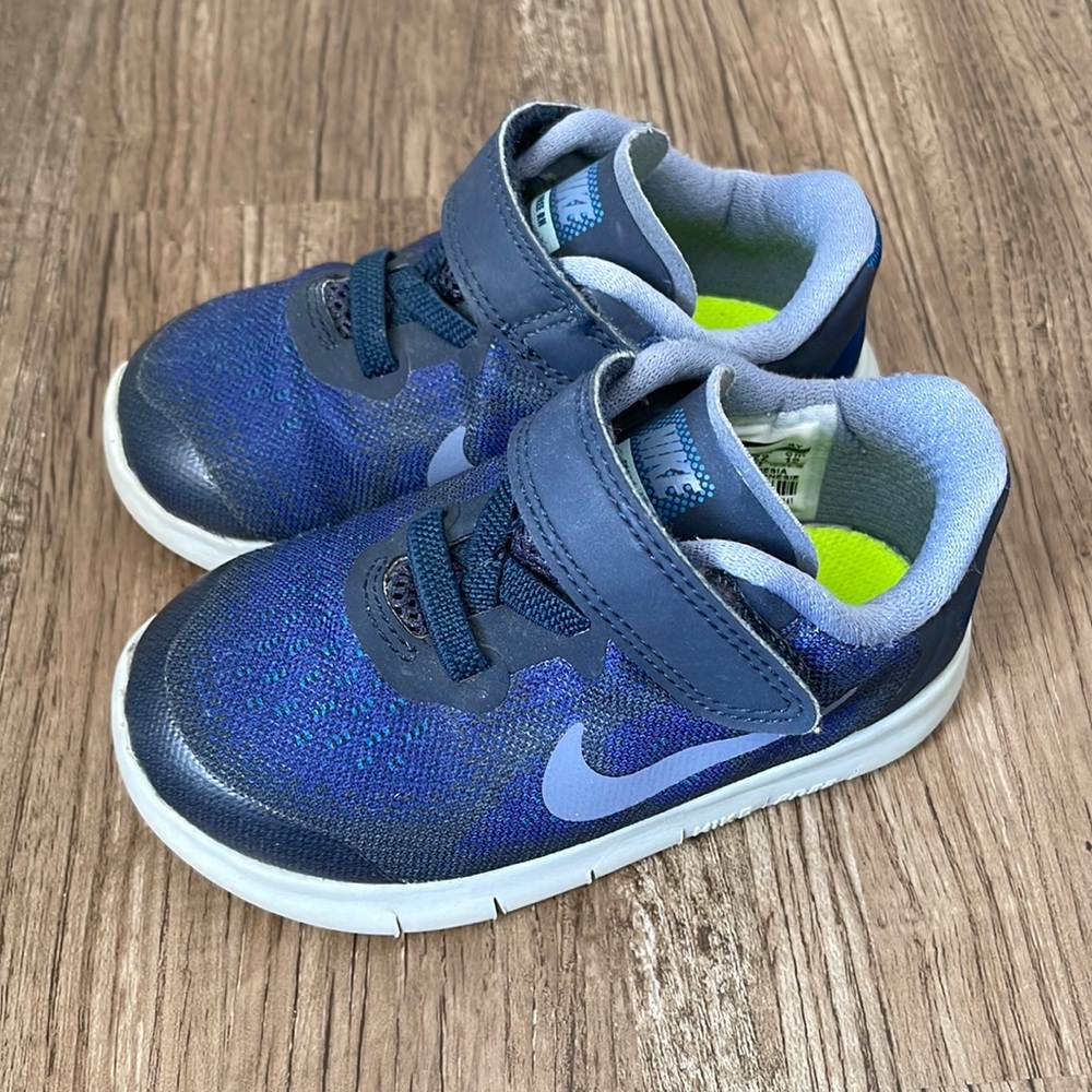 Nike Toddler Boy Free Rn Size 6C